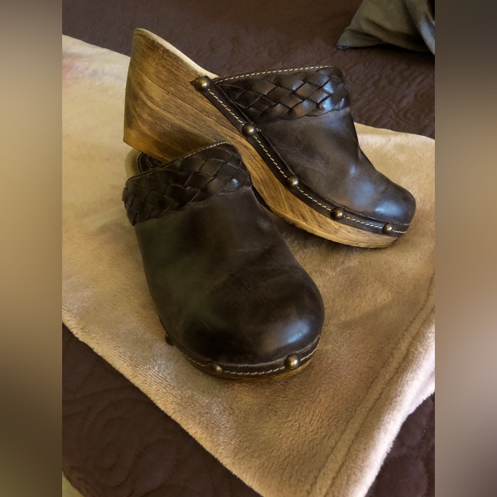 Women’s clogs